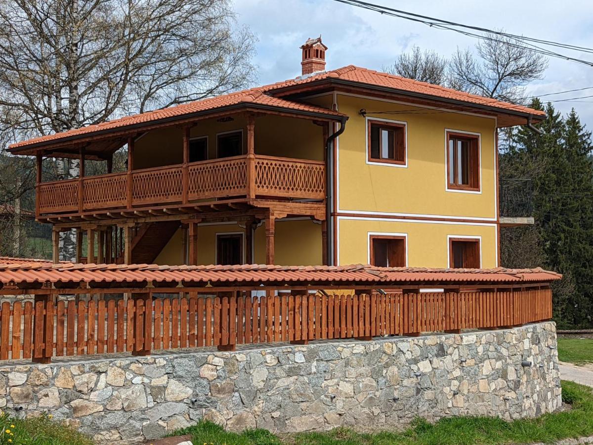Къща За Гости Феникс Koprivștița Exterior foto
