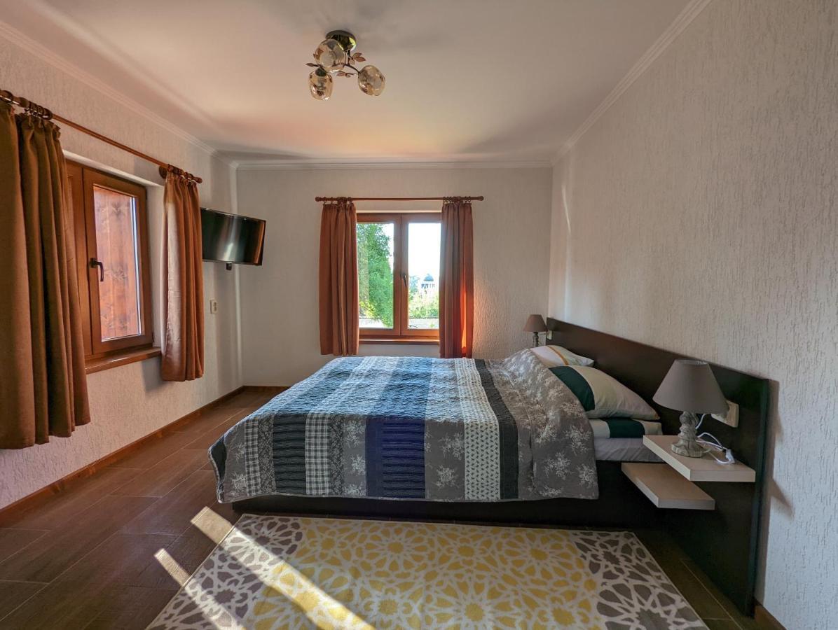 Къща За Гости Феникс Koprivștița Exterior foto